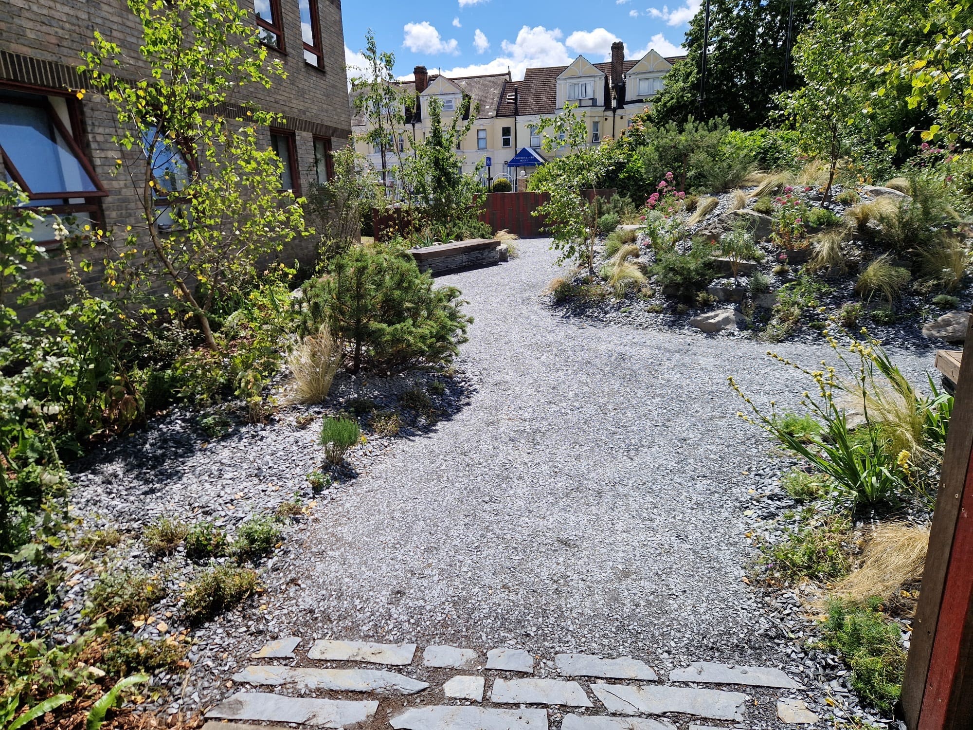 A photo of the garden in its reclocated state in Croydon University Hospital.