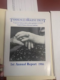 Cover of the first annual report, dated 1986.